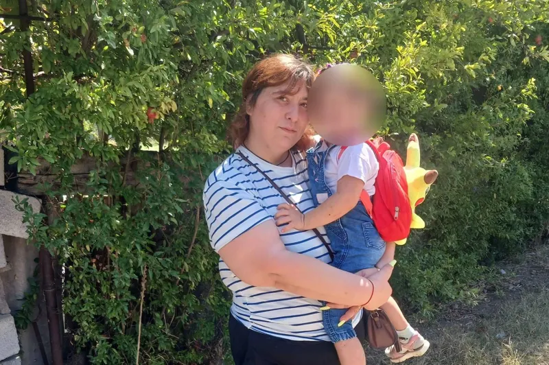 “სახლში გაკეთებული ზეთიანი წიწაკა უჭამიათ და მოიწამლნენ…  თამუნა გარდაიცვალა, მისი ქმარი და ბავშვი კლინიკაში არიან” – ტრაგედიის დეტალები