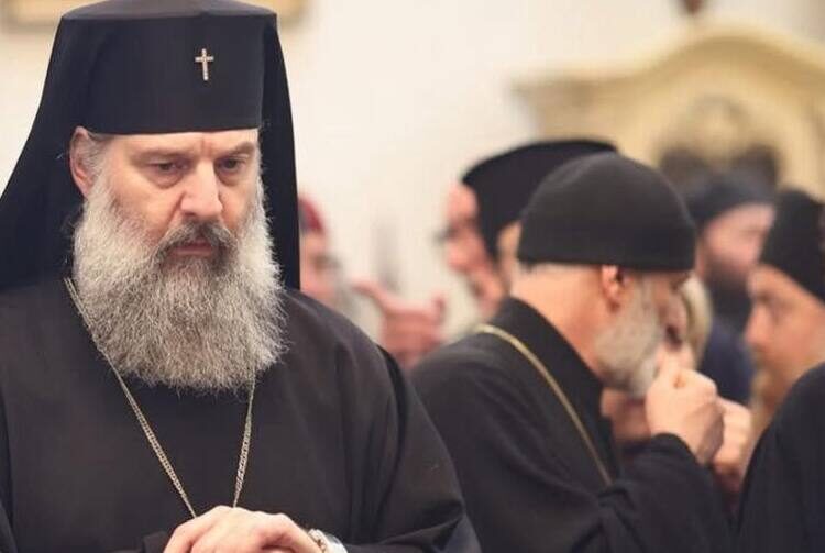 “მეუფე შიო ჩემი კლასელი და ნათლიაა… ის ძალიან თბილი ადამიანი იყო და არის. ნამდვილი არისტოკრატია – ზრდილი, ჭკვიანი, განათლებული…ძალიან წარმოსადეგი იყო – მაღალი, ახოვანი, ქერა თმები და ცისფერი თვალებით. ასაკში კი გამუქდა და გაჭაღარავდა. 22 წლის იყო სასულიერო ცხოვრება რომ დაიწყო. გოგონებიც მოსწონდა და გოგონებსაც მოსწონდათ, მაგრამ…” – რას იხსენებს მეუფე შიოს შესახებ მისი კლასელი ?