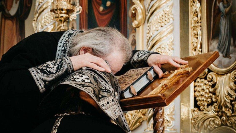 აღსარების თქმისას პირველ რიგში ორი ცოდვა უნდა შევინანოთ… – მოძღვარი მრევლს მიმართავს