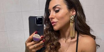 “ქმარმა გაიგო, რომ ცოლი ღალატობდა და მას დაბადების დღეზე შოკისმომგვრელი სიურპრიზი მოუწყო… ამის დანახვაზე დედამისს ხელიდან ტორტი გაუვარდა”