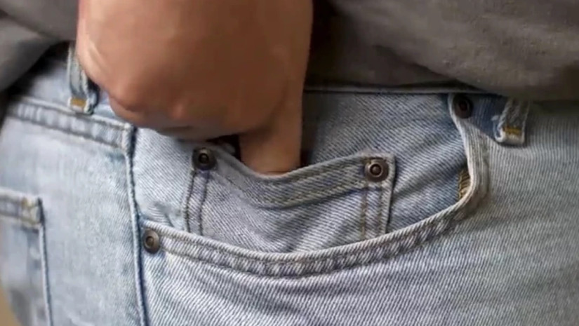 რატომ აქვს ჯინსის შარვლებს მარჯვენა მხარეს პატარა ჯიბე