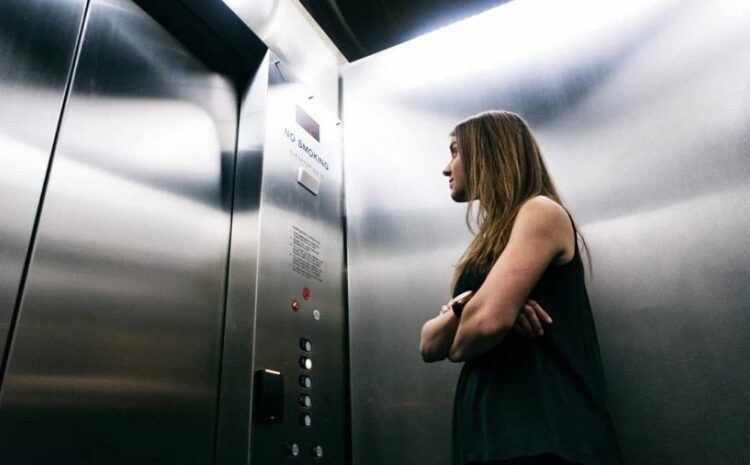 ამის შესახებ ბევრმა არ იცის – რატომ არის ლიფტში სარკე